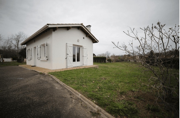 Unit · 390 m² · Saint-Pierre-du-Mont