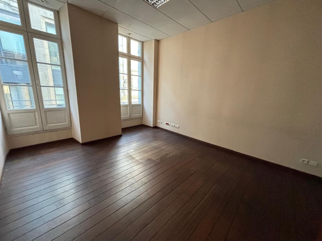 Bureau · 85 m² · Quimper