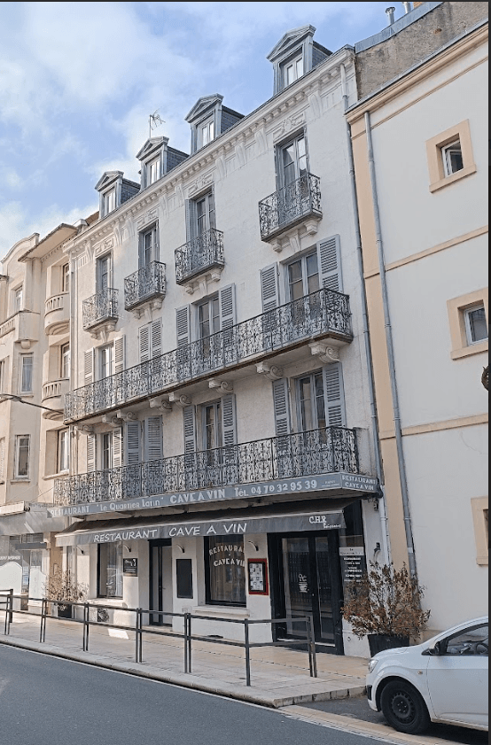 Commerce · 306 m² · Vichy